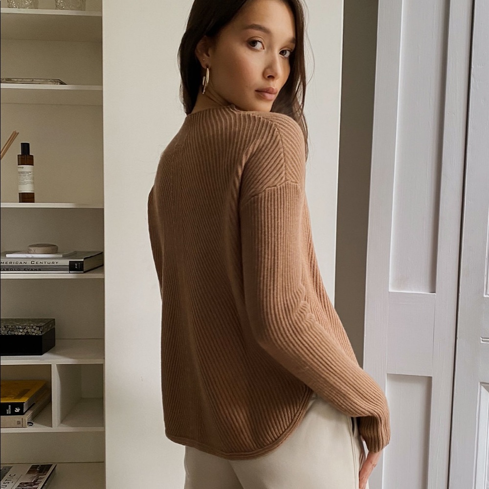Aritzia Babaton Chalmers Sweater - Picture 5 of 12